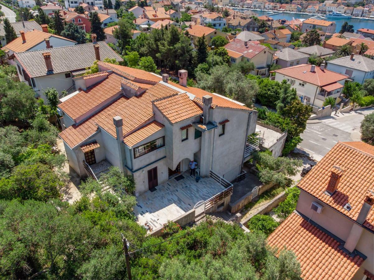 Apartments Mirella Mali Lošinj Exterior foto